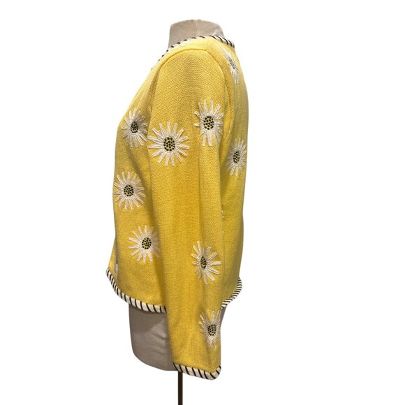Susan Bristol Yellow Daisy Embroidered Cardigan Sweater | Large | Vintage Cottag - Picture 3 of 9